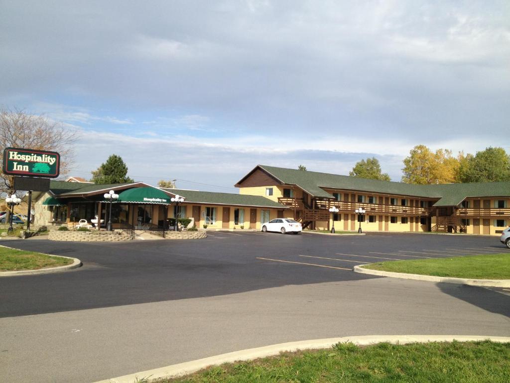 Hospitality Inn Bowmansville Bagian luar foto