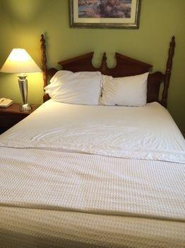 Hospitality Inn Bowmansville Bagian luar foto