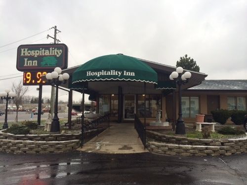 Hospitality Inn Bowmansville Bagian luar foto